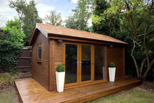 The material is and what still needs to be observed - wooden garden house insulation