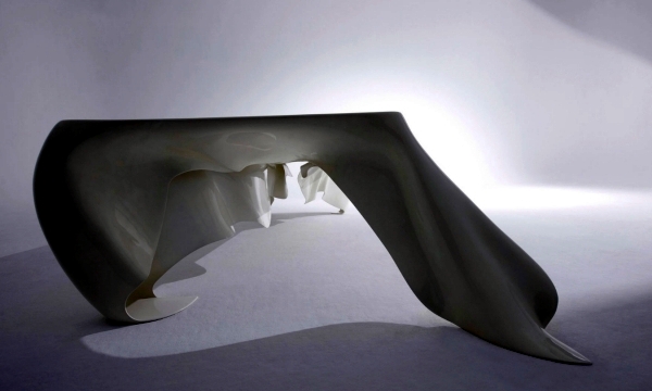 Table playful design in a very realistic appearance of the graft