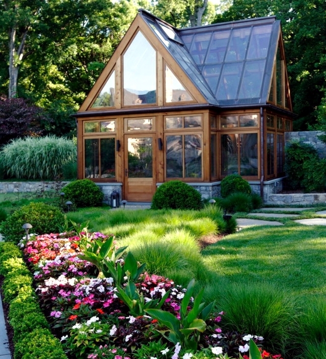 Build a greenhouse in the garden and create - what to consider