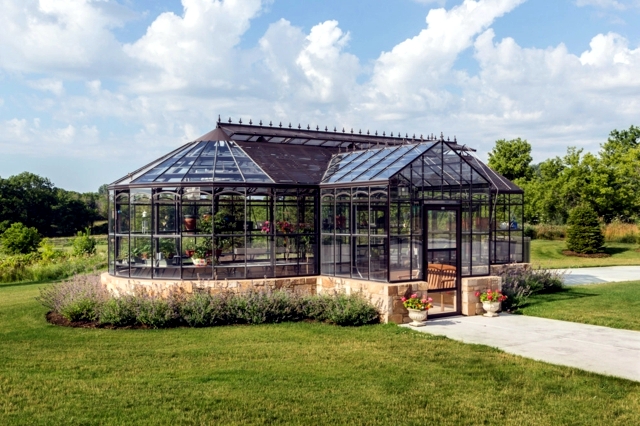 Build a greenhouse in the garden and create - what to consider