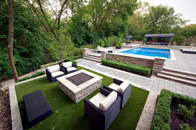 Grass mat for balcony and terrace - the advantages of artificial turf