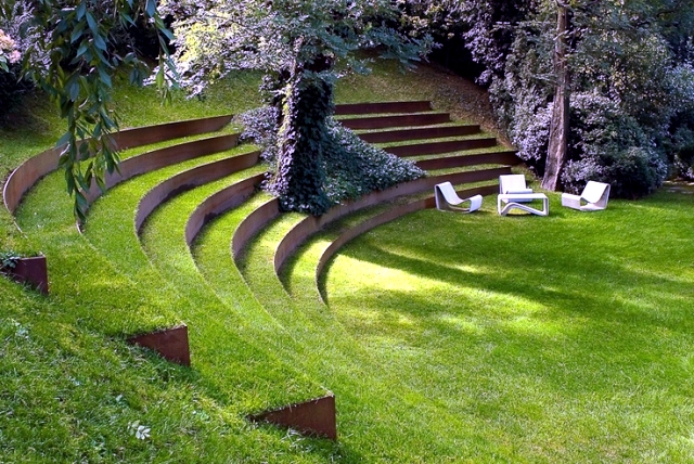 Stairs in the garden lay-a decorative item or need