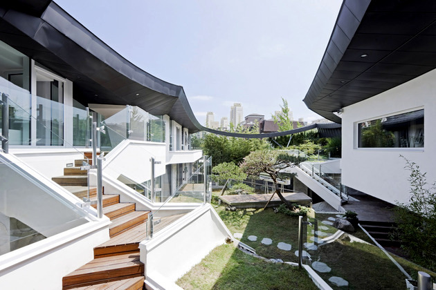I house with hipped roof - roof original form influenced modern architecture