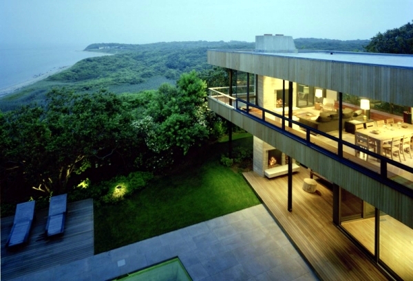 Impressed by the shore house with a great location and modern design