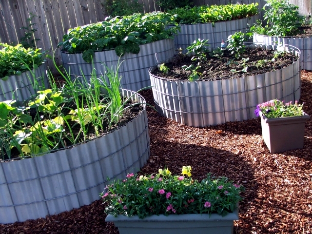 Raised beds to build furniture - 15 ideas from different materials