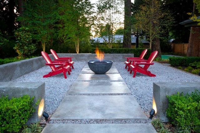 Fire sounded in the garden - mobile fireplace with decorative value