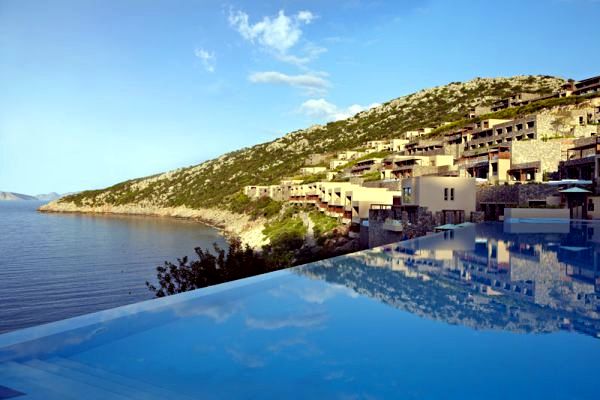 Top 10 most beautiful hotel pool, with stunning views of the world