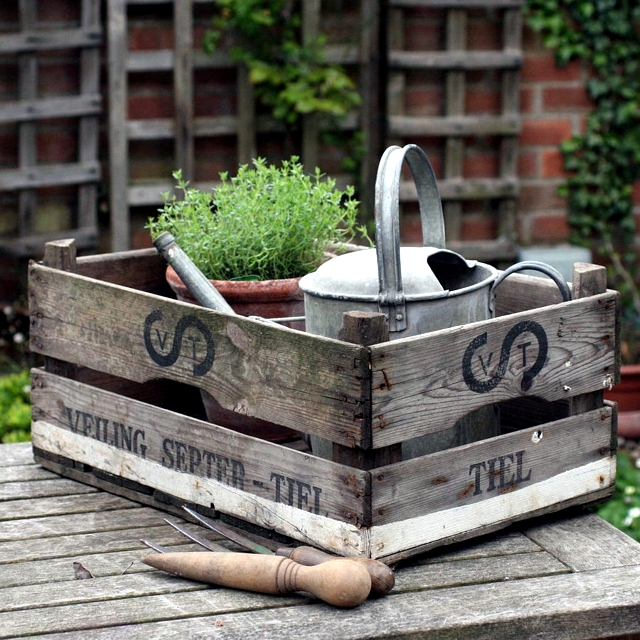 Build wood planter same - 22 Ideas to upcycling wine boxes