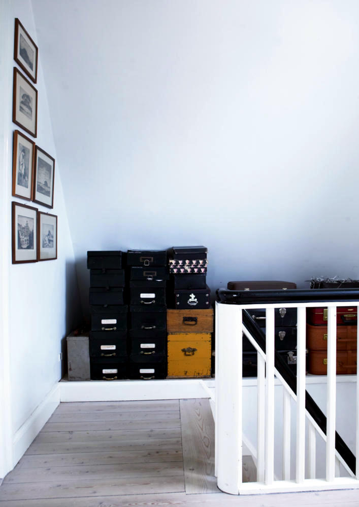 Entrance Hall & Cloakroom