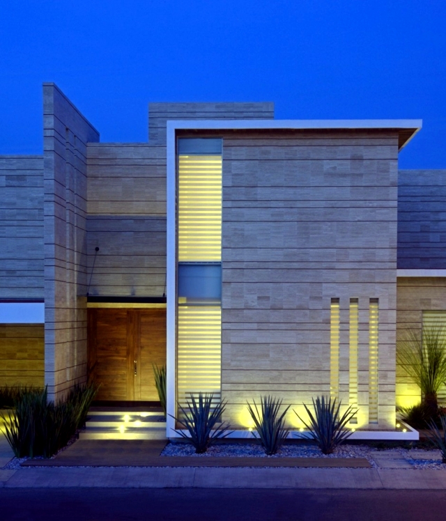 Modern family home - a fascinating new building of concrete and glass
