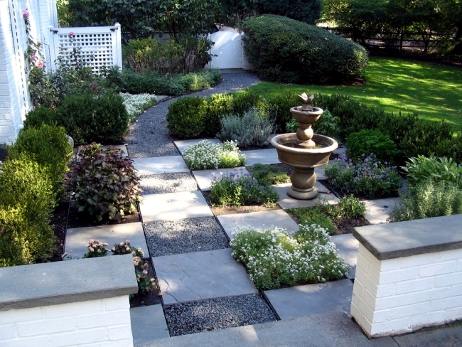 10 Tips to an attractive courtyard and garden design