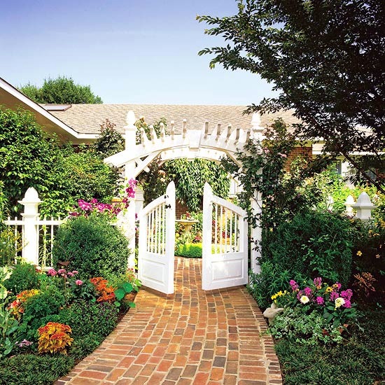 11 golden rules for attractive landscaping and garden order
