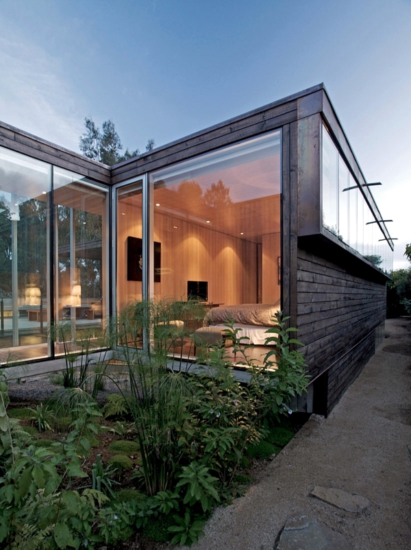 A garden house with modern design of the DRN architect Santiago
