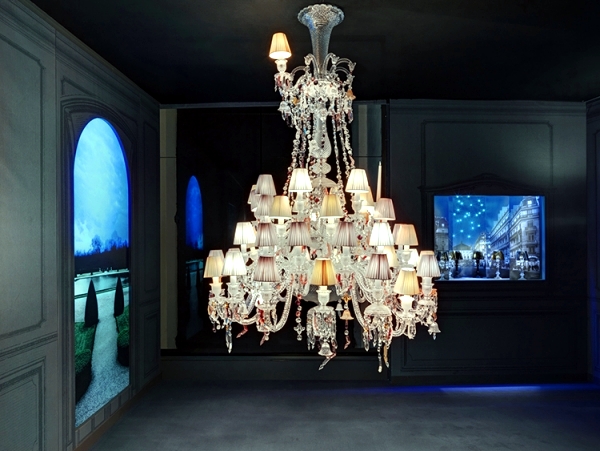 Art exhibition with light - Luxury Chandelier "Baccarat highlights"