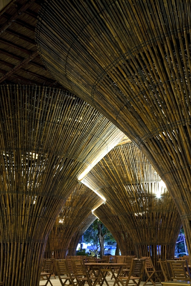 Café with exotic bamboo fixtures - Idea from Vietnam