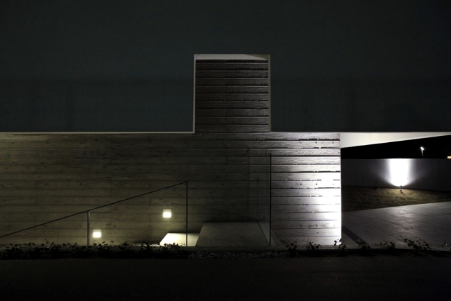 Concrete building with a flat roof of K2 - minimalist architecture in Japan