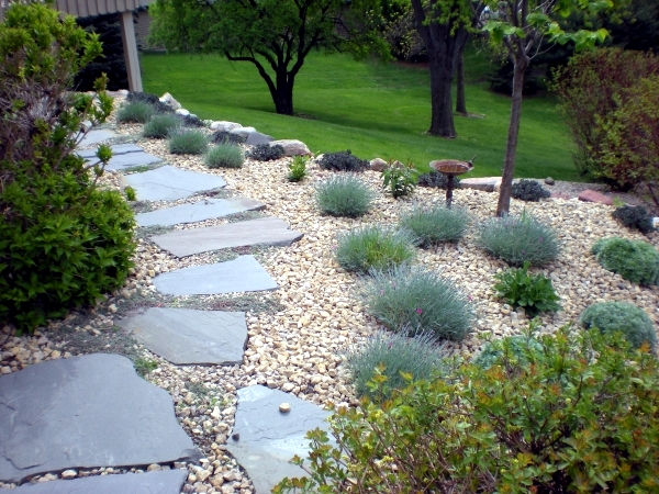 Creating a garden path and design - garden design ideas for effective