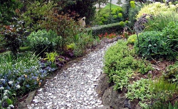 Creating a garden path and design - garden design ideas for effective