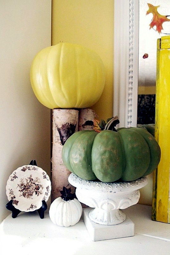 Decorate pumpkins - 30 Fall ideas with paint, rhinestones and lace