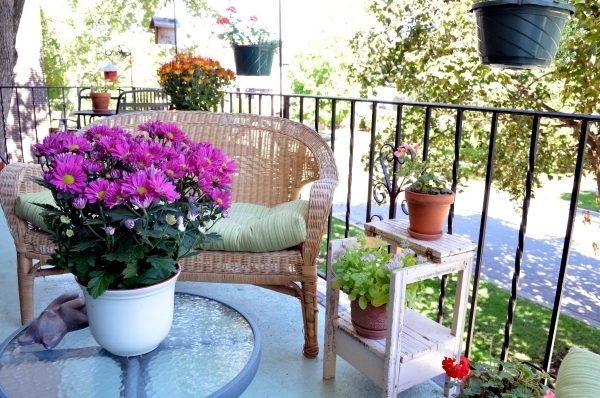 Decoration for balcony and balcony table - 15 ideas for cozier ambience