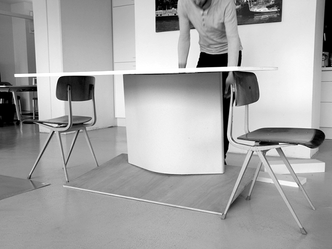 Desk Design by Kembo impressed with flexibility and style