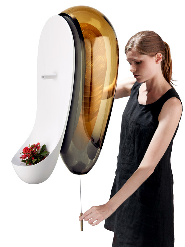 Fresh harvest honey at home - Innovative beehive by Philips
