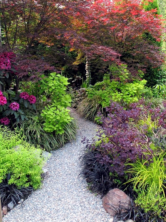 Ideas for individual garden path design - a highlight in the garden