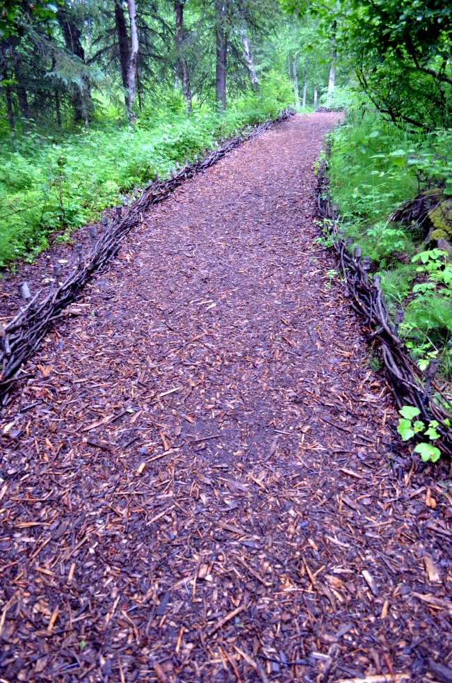 Ideas for individual garden path design - a highlight in the garden