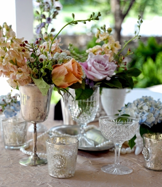 Ideas for summer wedding table decoration with colorful flower arrangements