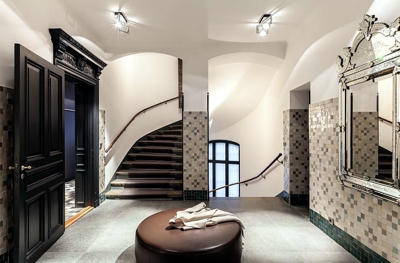 Illuminated duplex Illuminated duplex