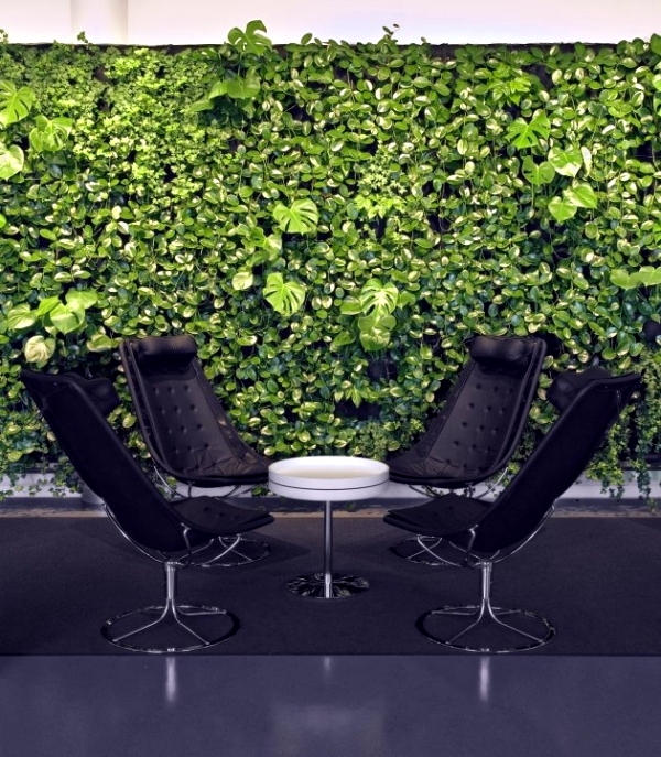 Integrate the Green wall or oranische elements in the architecture