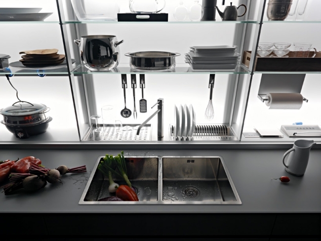 Italian kitchens by Valcucine systems combine style and Ergomonie