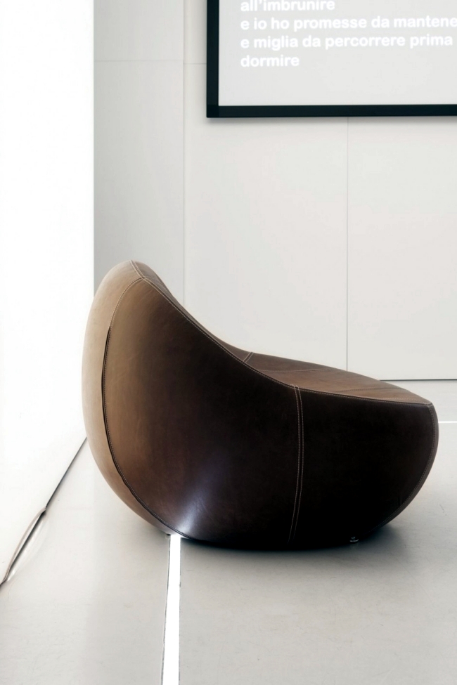 Lounge chair impresses with modern design and an asymmetrical shape