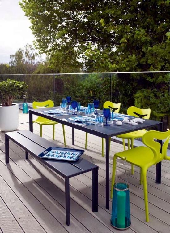 Make room in the garden and enjoy the outdoor dining
