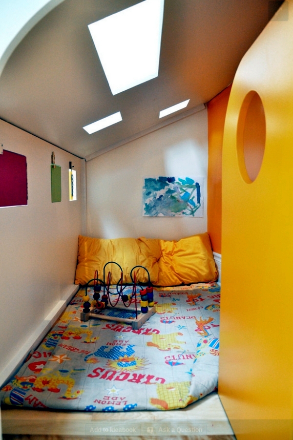 Make the play area in the children's imaginative and playful