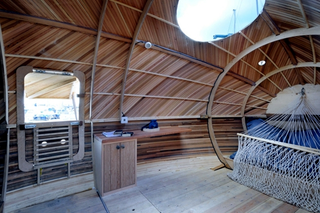 Modern Boat House offers possibilities to explore the marine animals