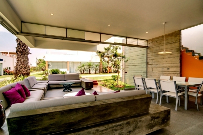 Modern House Design in Lima impressed with huge roof terrace
