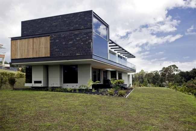 Modern house in Colombia surrounded by a green landscape