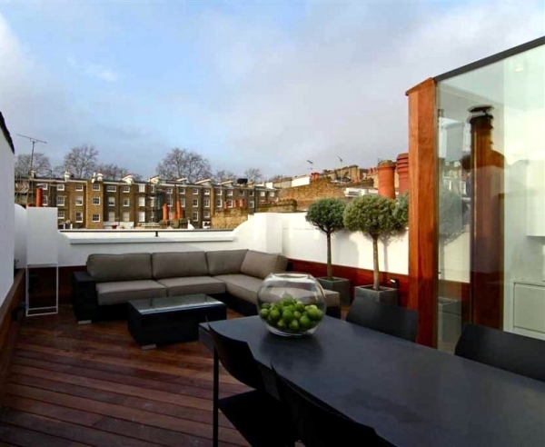 Modern House Renovation in London - ground glass for bright basement