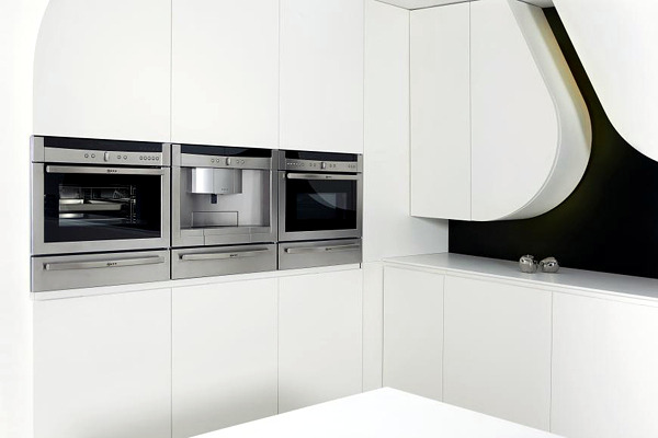 Modern kitchen by Gunni & Trentino harmonic waveforms