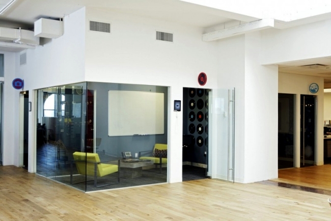 Modern offices of Foursquare show style and creative design