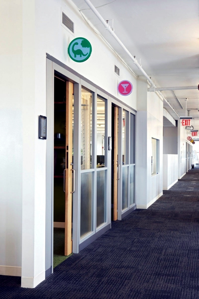 Modern offices of Foursquare show style and creative design