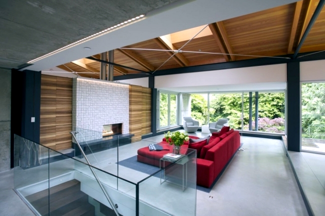 Modern residence built in Vancouver in Eingklang with the natural environment