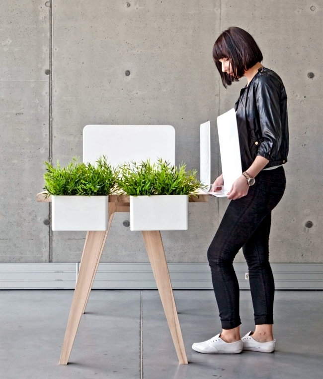 Multifunctional office desk offers numerous options for modification