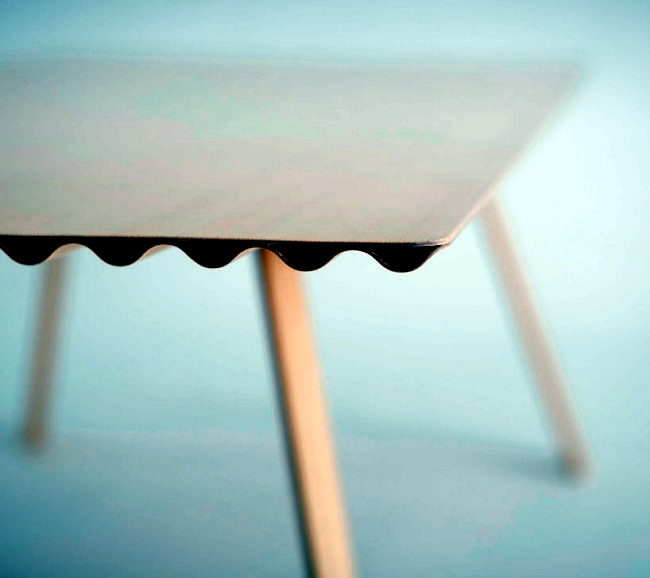 Plywood-table ripple by Benjamin Hubert lightest table in the world