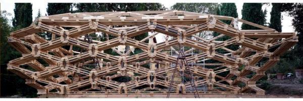 Prefab pavilion from recycled euro-pallets of Avatar Achitettura