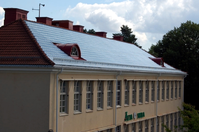 Produced tiles of glass as an effective roof system, the power