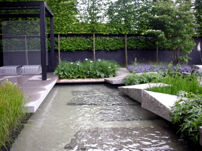 Rainwater harvesting in the garden saves money and protects nature