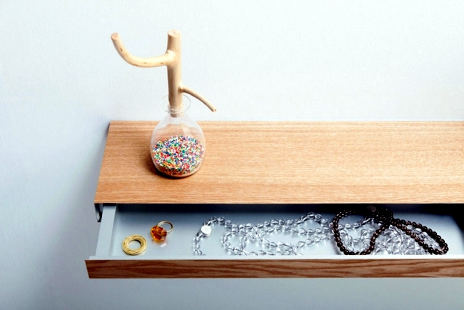 Simple wall shelf with secret compartment - "Clopen" Torafu of Architects