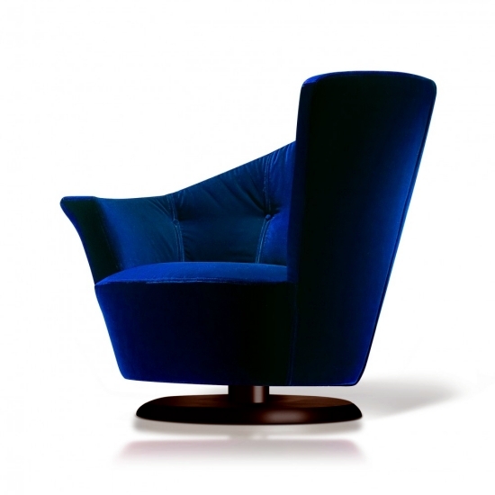 The designer Arabella swivel chair from Giorgetti Plush